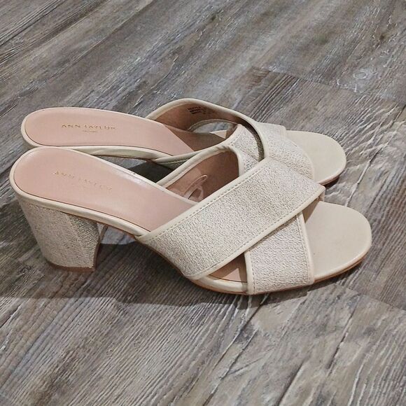 Ann Taylor Factory light beige cross over strap block heel sandals Sz 8.5 EUC - Picture 5 of 9